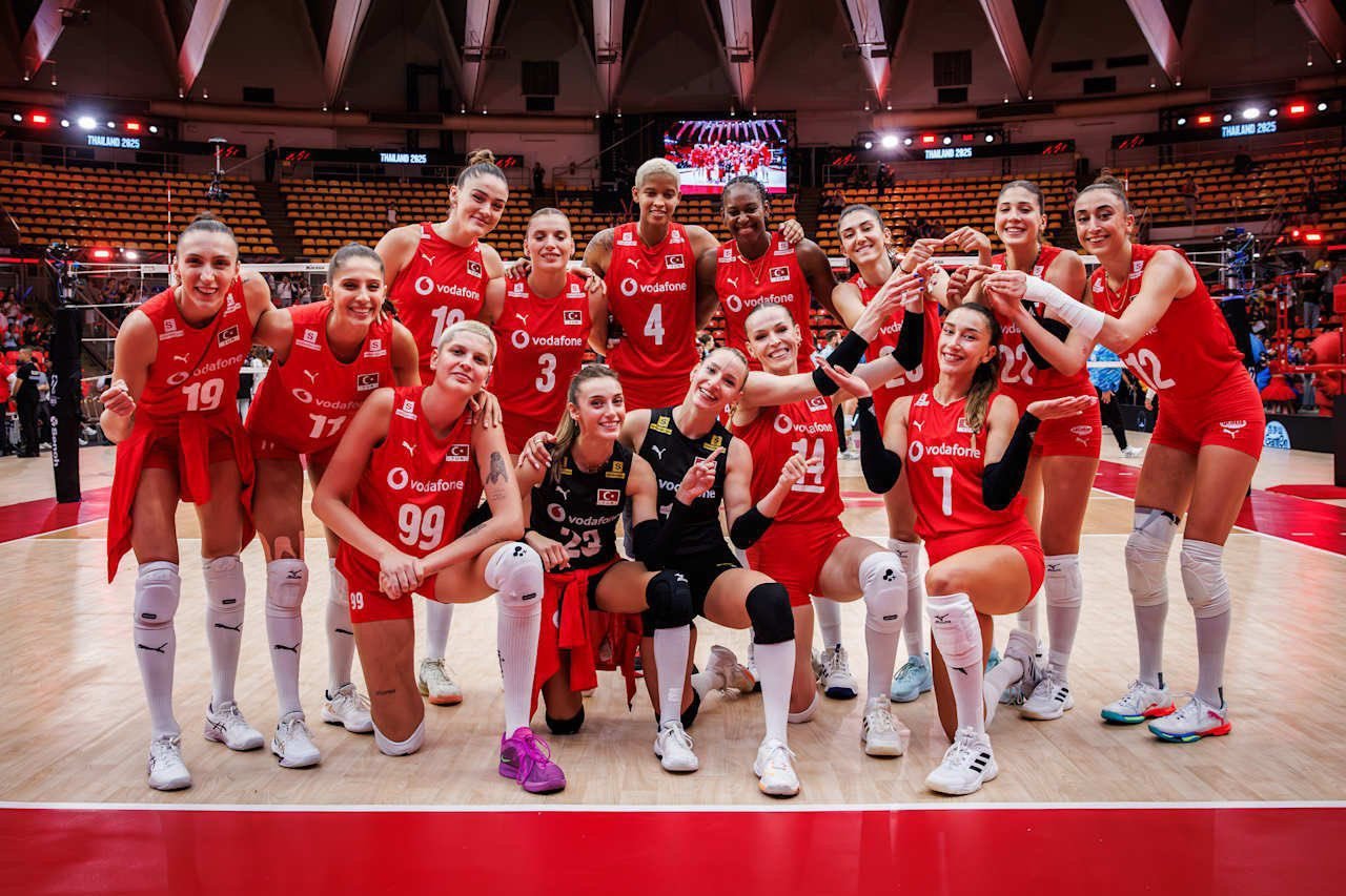 A Milli Kadın Voleybol Takımı yarı finalde!