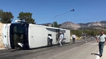 Mersin’de feci kaza: Otobüs ile kamyon çarpıştı”