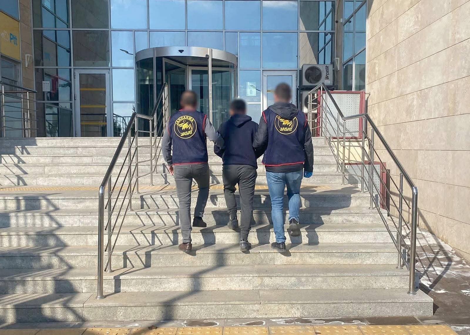 TARSUS’TA JANDARMADAN KAÇIŞ YOK!