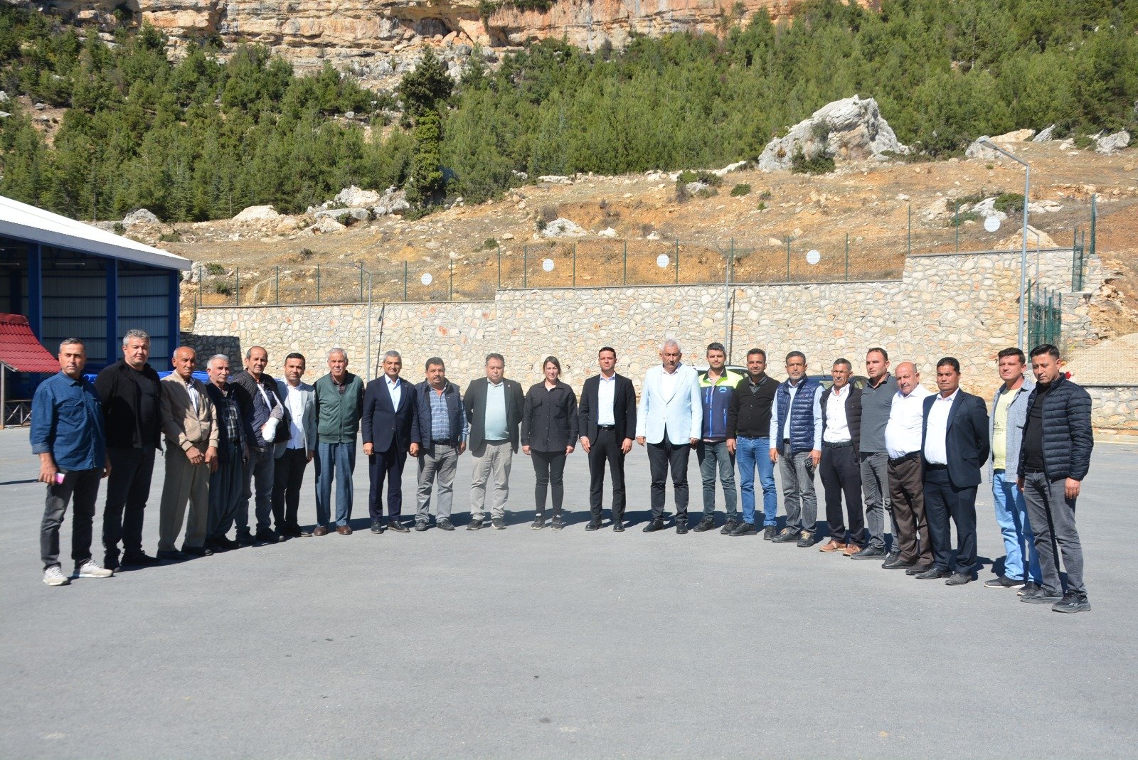 BÜYÜKŞEHİR YETKİLİLERİNDEN, ÇAMLIYAYLA MUHTARLARIYLA İSTİŞARE TOPLANTISI