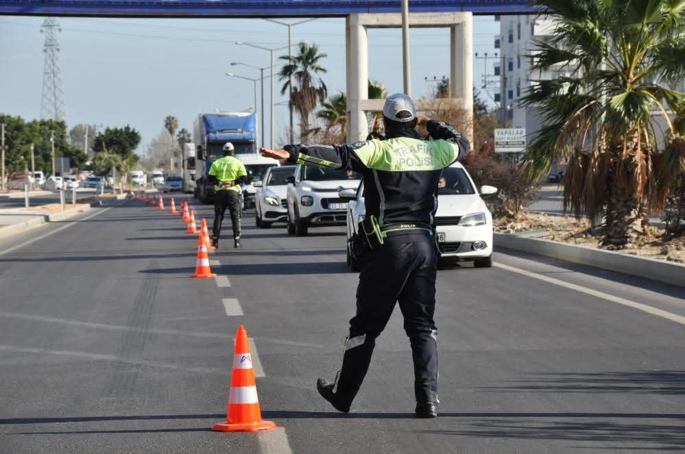 Mersin’de bin 622 araç trafikten men edildi