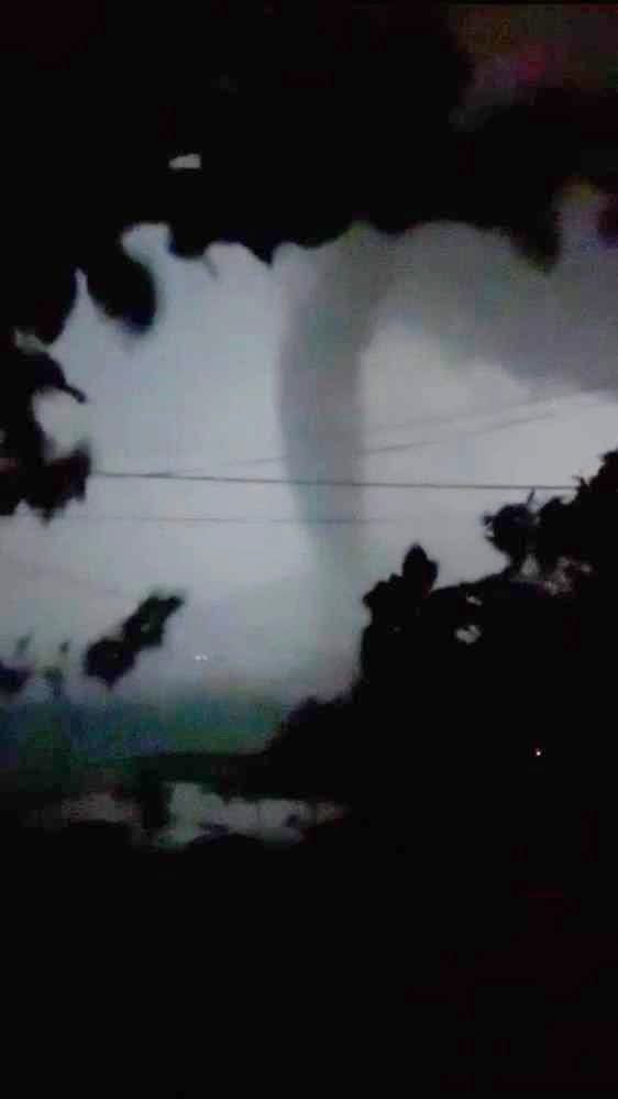 Anamur ve Bozyazı’yı hortum vurdu