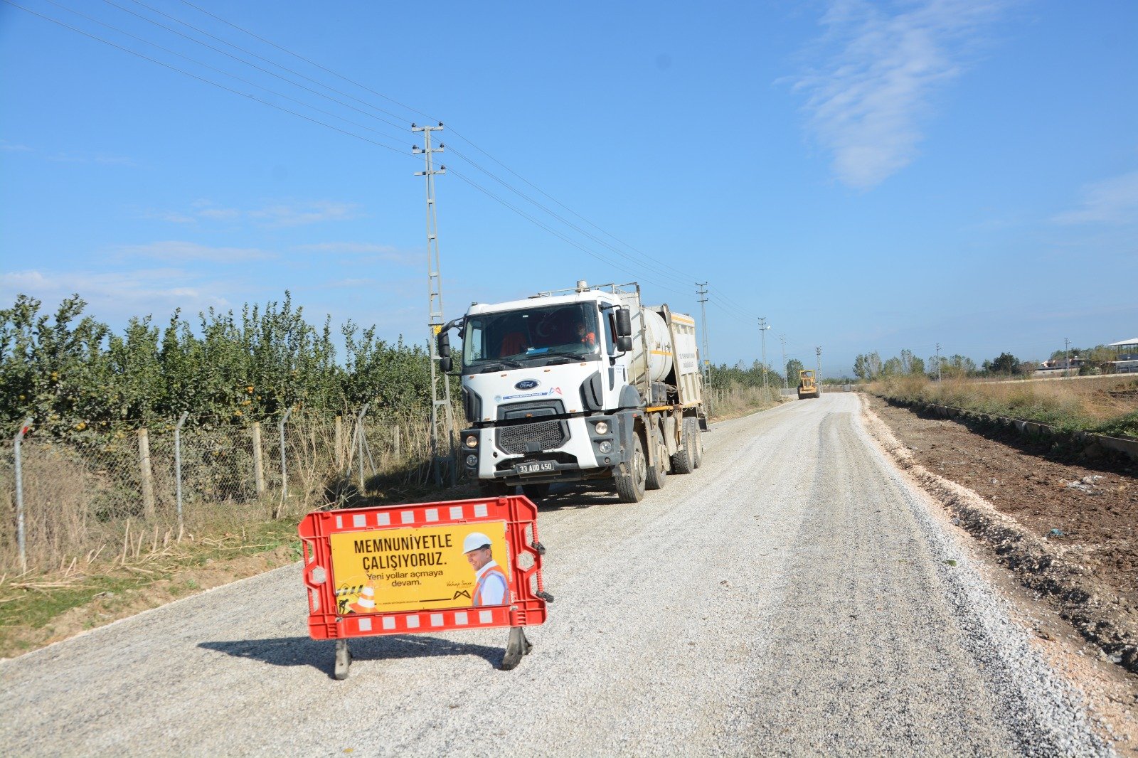 BÜYÜKŞEHİR BELEDİYESİ’NDEN TARSUS ALİFAKI-BALLICA ARASINDA ASFALTLAMA ÇALIŞMASI
