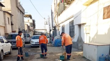 BÜYÜKŞEHİR BELEDİYESİ TARSUS’TA MAHALLE TEMİZLİK ÇALIŞMALARINA DEVAM EDİYOR