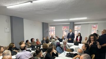 CHP Tarsus İlçe Başkanlığı’ndan Öğretmenler Günü’ne Özel “5 Çayı” Buluşması