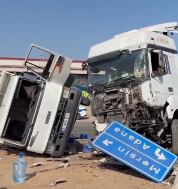 Kontrolsüz Kavşakta Zincirleme Tır Kazası