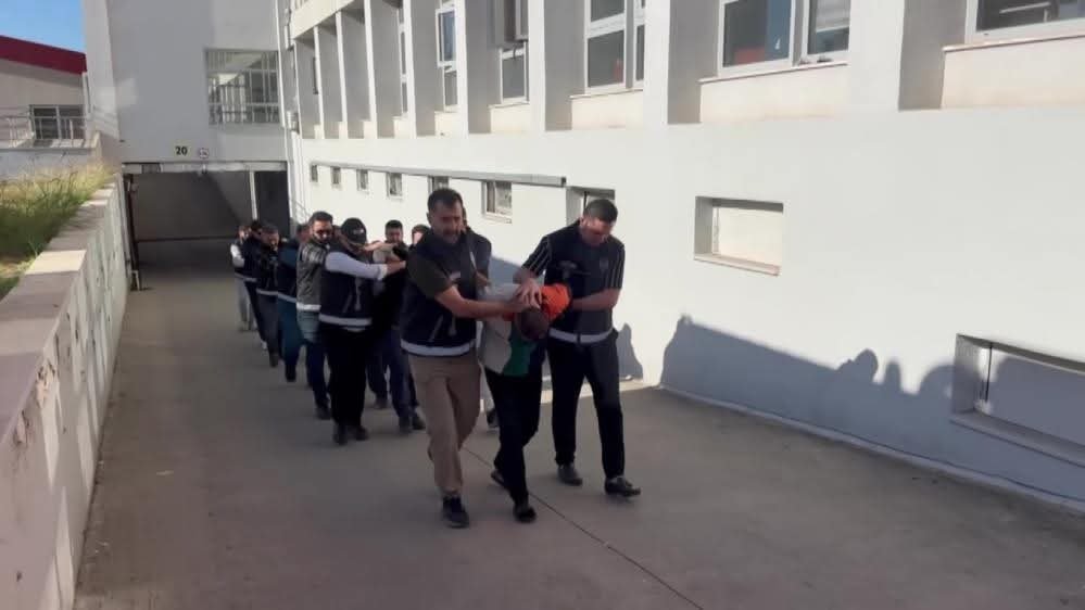 Silah ve Mühimmat Ticareti Şebekesi Çökertildi: 11 Tutuklama