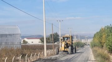 BÜYÜKŞEHİR BELEDİYESİ EKİPLERİ TARSUS’TA YOL YENİLEME FAALİYETLERİNİ SÜRDÜRÜYOR