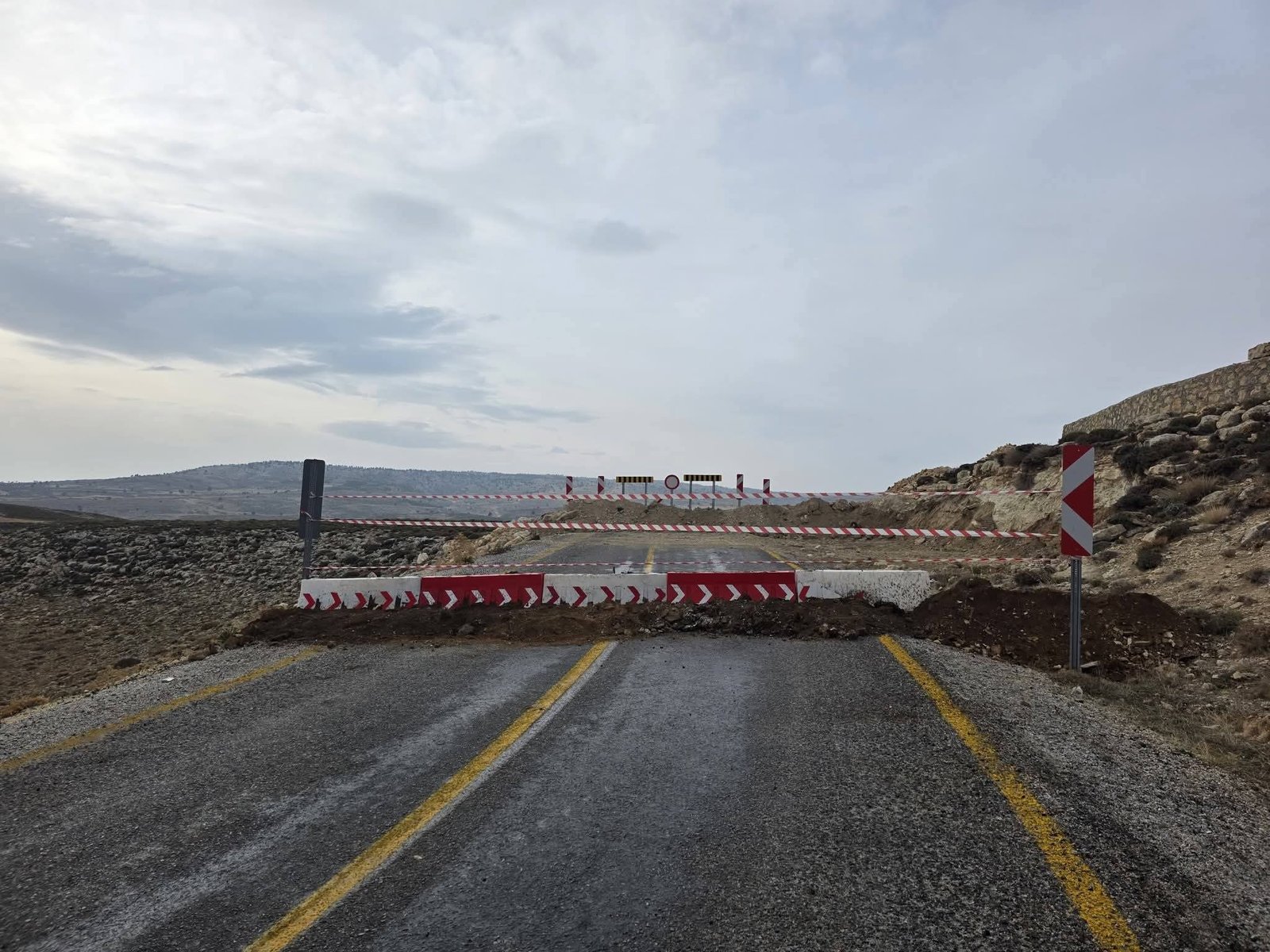 Karaman-Mersin İl sınırı Kırobası yolu trafiğe kapandı