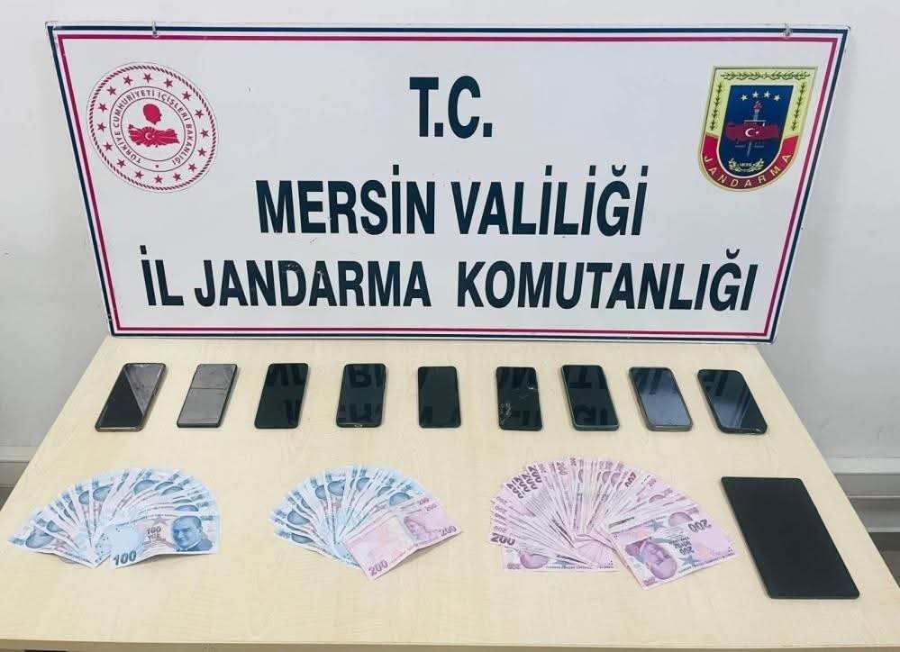Mersin’de sosyal medya dolandırıcılarına eş zamanlı operasyon: 5 tutuklama
