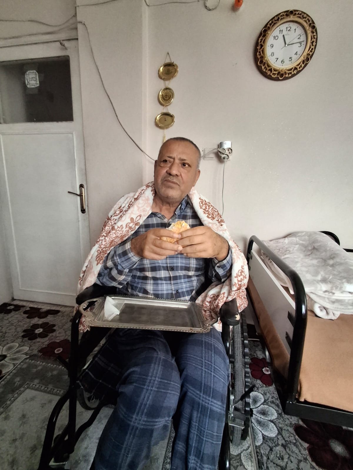 Tarsus’ta Yüreklere Dokunan Hareket Rıfat Çınar’dan Sabahın İlk Işıklarında İyilik Yolculuğu