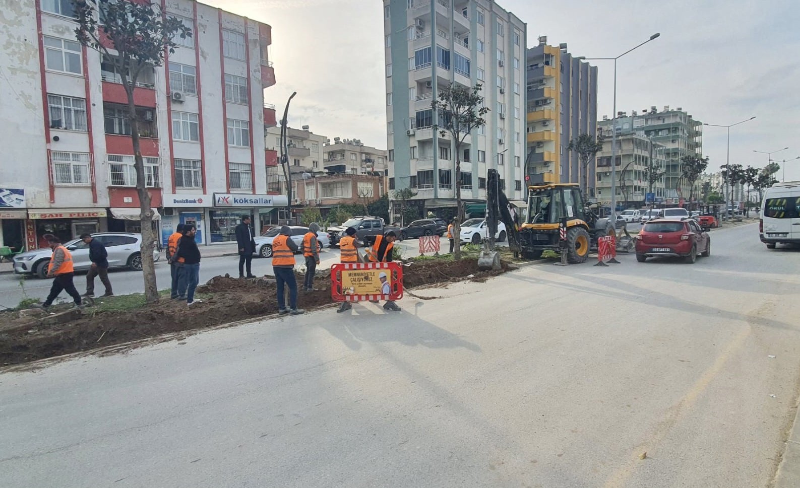 BÜYÜKŞEHİR BELEDİYESİ’NDEN TARSUS LANGEN BULVARI’NDA YOL GENİŞLETME ÇALIŞMASI