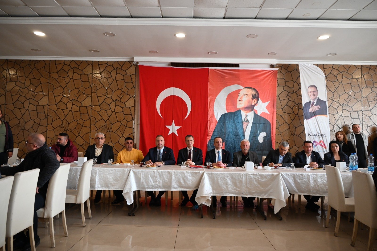 Başkan Tıbık, Tarsus Merkez Mahalle Muhtarlarıyla Buluştu