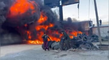 Oto Lastikçide Yangın: D-400’ü Kara Dumanlar Kapladı