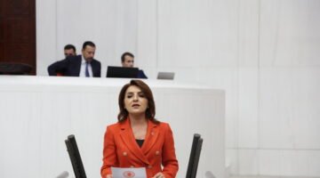 CHP MERSİN MİLLETVEKİLİ GÜLCAN KIŞ’TAN 10 OCAK ÇALIŞAN GAZETECİLER GÜNÜ MESAJI