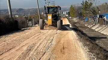 BÜYÜKŞEHİR BELEDİYESİ’NDEN TARSUS’TA ULUBATLI HASAN BULVARI ÜZERİNDE KAPSAMLI ÇALIŞMA