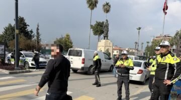 Yayalara yol vermeyen sürücülere ceza kesildi