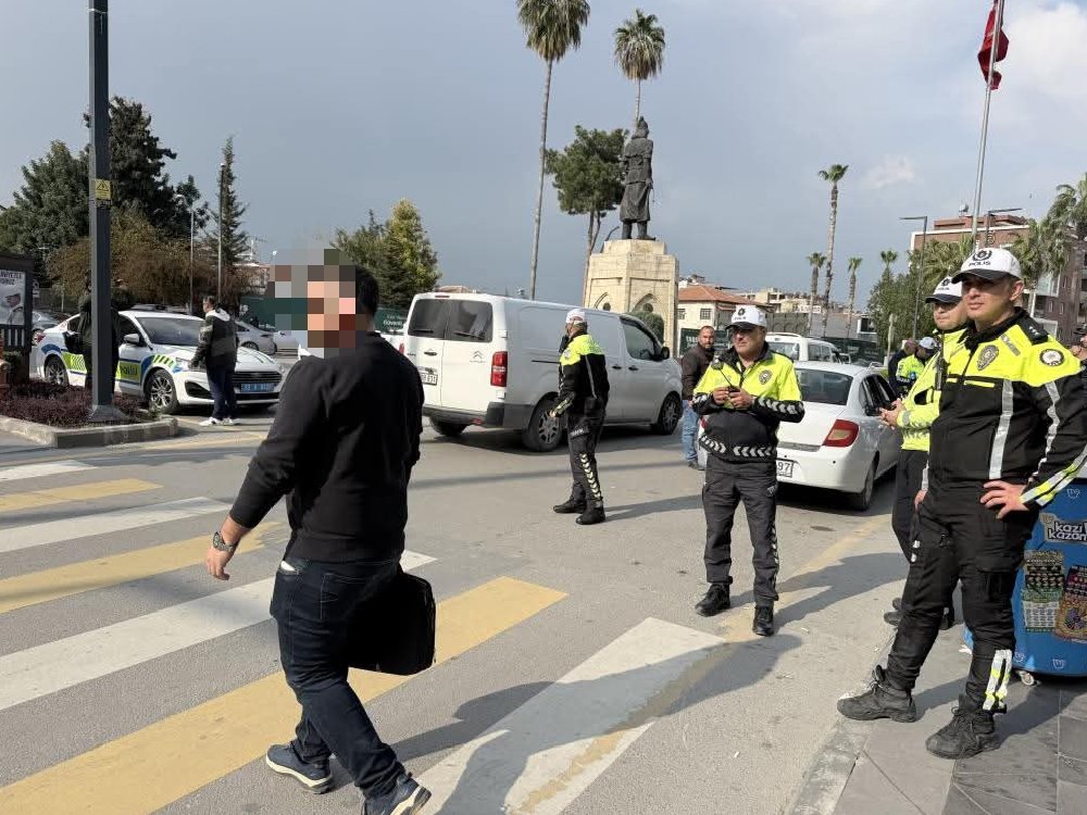 Yayalara yol vermeyen sürücülere ceza kesildi