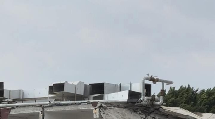 Tarsus’ta 30 yıllık spor salonu yıkılıyor