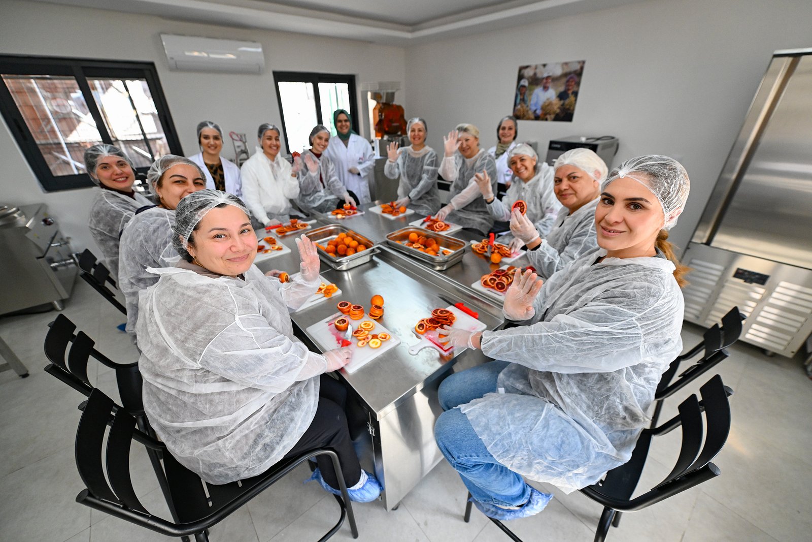 BÜYÜKŞEHİR’İN KÖYÜMÜZ ATÖLYE PROJESİYLE KADIN EMEĞİ PROFESYONEL ÜRETİME DÖNÜŞÜYOR