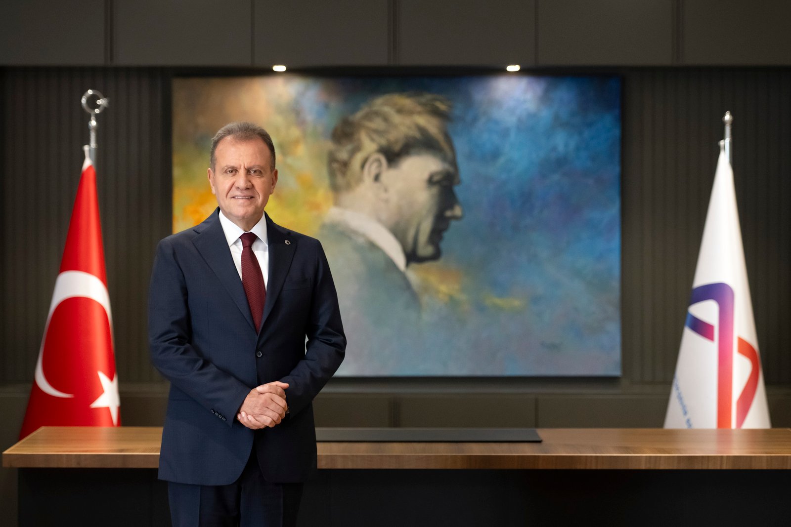 TÜRKİYE’NİN EN GÜVENİLİR BELEDİYE BAŞKANI VAHAP SEÇER