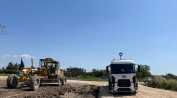 Büyükşehir’den Ova Mahallelerini Bağlayan Yola Asfalt Hazırlığı