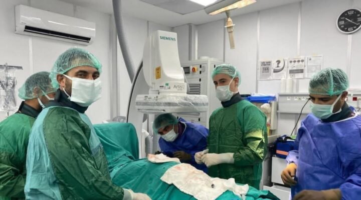 Tarsus Devlet Hastanesi’nde bir ilk: Şoklama özellikli kalp pili takıldı