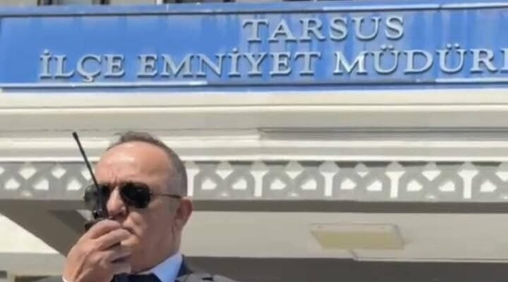 30 yıllık trafik polisinden duygulandıran veda